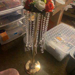 2 Gold stands
